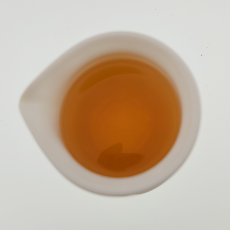 2012年布朗山古树纯料，茶气厚重，汤感刚猛霸道（苦系茶和甜系茶双拼古树生普）