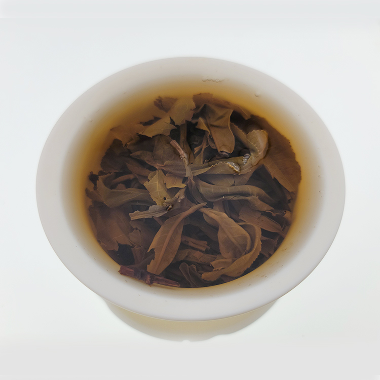2012年布朗山古树纯料，茶气厚重，汤感刚猛霸道（苦系茶和甜系茶双拼古树生普）